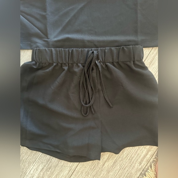 Black Women's Shorts Set - Picture 3 of 3